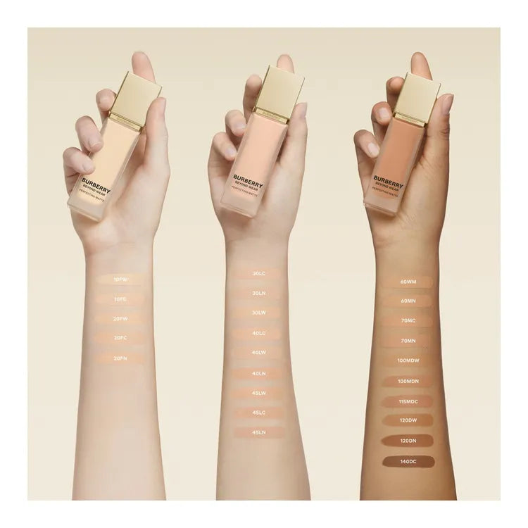 Burberry Beauty Beyond Wear Perfecting Matte Foundation • 30ml